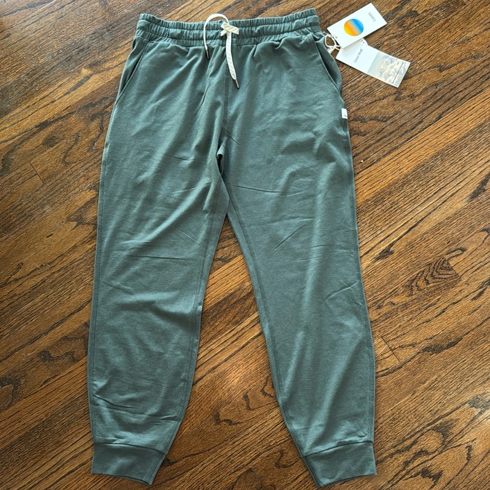 Vuori Performance Joggers - Women's size XS in Marsh Heather NWT